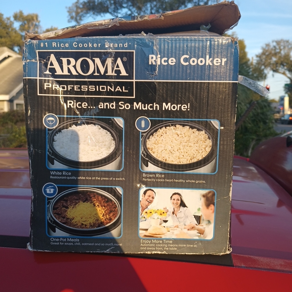 Aroma Professional Rice Cooker - Picture 3 of 3